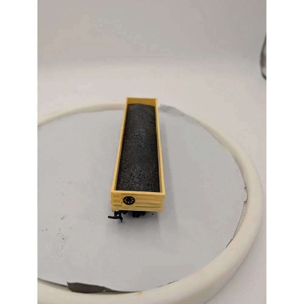 HO‎ Scale Pennsylvania Bicentennial 1776 Gondola Car with Coal Load Cream